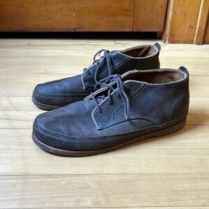 Men’s dark brown leather lace up ankle boot.